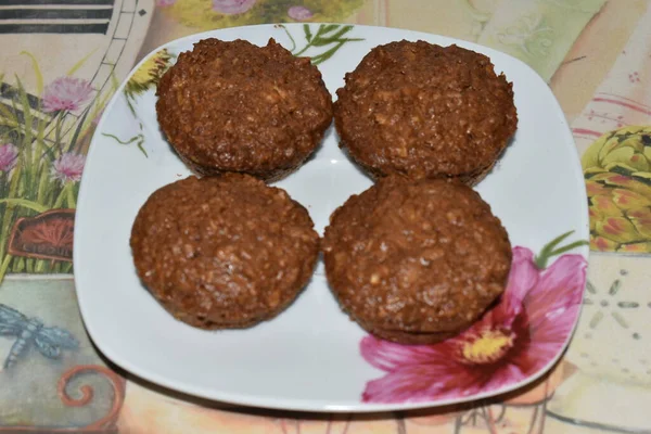 Yulaf kurabiyesi. Ev yapımı yulaflı kurabiye. Tarçınlı yulaflı kurabiyeler. Ev yapımı pişirme..