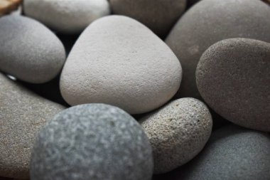 Güzel deniz çakıl taşları kapanıyor. deniz çakılları.