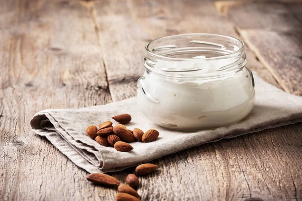 Vegan almond yogurt (Toning) — Stock Photo, Image