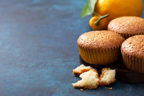 Lemon muffins,  lemons — Stock Photo, Image