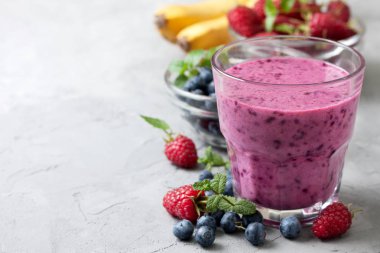 Yaban mersini ile smoothies 