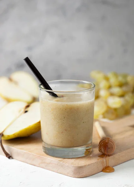 Smoothies από τα αχλάδια και τα σταφύλια — Φωτογραφία Αρχείου