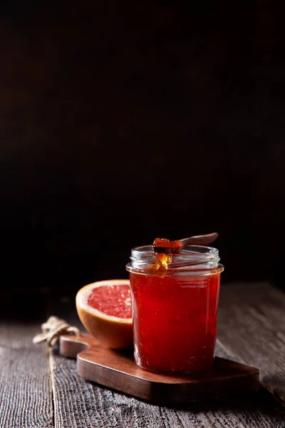 Tarro con mermelada de pomelo —  Fotos de Stock