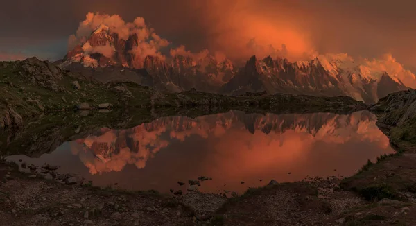 Mont Blanc Maciço Aiguilia Verte Vista Lago Emmoson — Fotografia de Stock