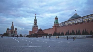 Kızıl Meydan, Aziz Basil Katedrali, işçinin Tower, Lenin'in Mozolesi, Kremlin Senato ve Kremlin Wall. UHD - 4k. 28 Eylül 2016. Moscow, Rusya Federasyonu.