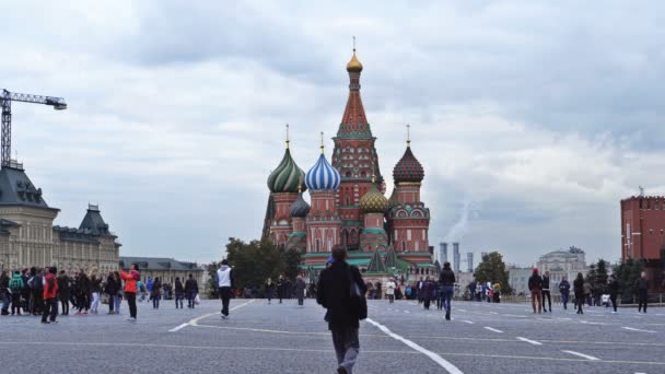 红场、 圣瓦西里大教堂和口香糖存储。到-4 k。2016 年 9 月 28 日。莫斯科，俄罗斯. — 图库视频影像