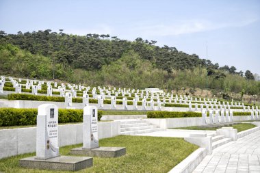 Anavatan Kurtuluş Savaşı Şehitler Mezarlığı'mezar taşları. Pyongyang, Kuzey Kore - Kuzey Kore. 30 Nisan 2017.