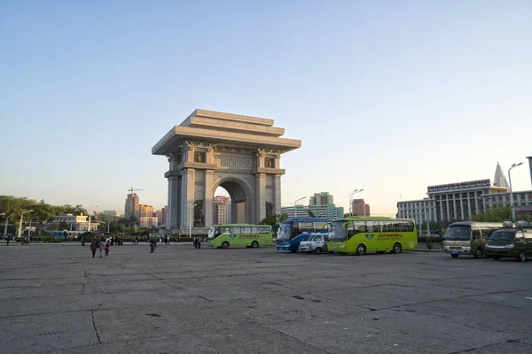 Uma vista do Arco do Triunfo. RPDC - Coreia do Norte. Maio 01, 2017 . — Fotografia de Stock