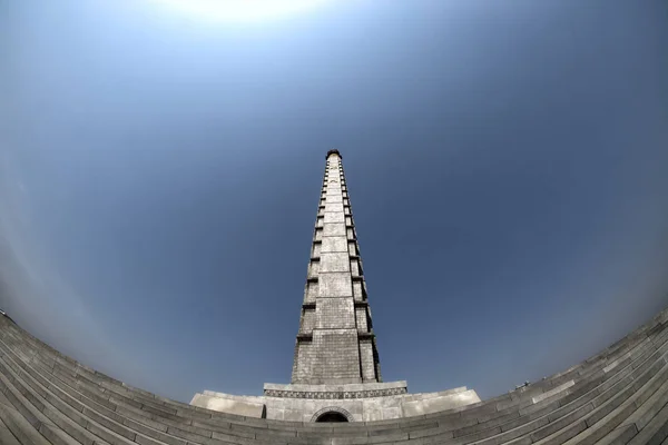 Una vista de la Torre de la Idea Juche. Corea del Norte - Corea del Norte. mayo 02, 2017 . — Foto de Stock