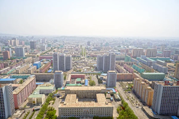 Vista panorámica de Pyongyang por la mañana. Corea del Norte - Corea del Norte. mayo 02, 2017 . — Foto de Stock