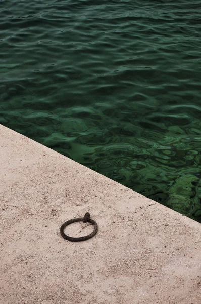 Ring mooring post — Stock Photo, Image