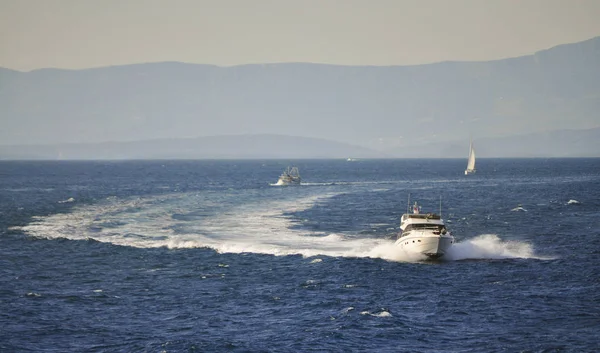 Schnellboot auf See — Stockfoto