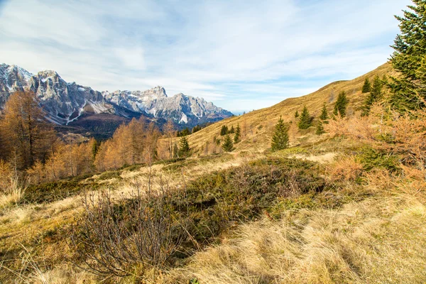 Manhã de outono nos alpes — Fotografia de Stock