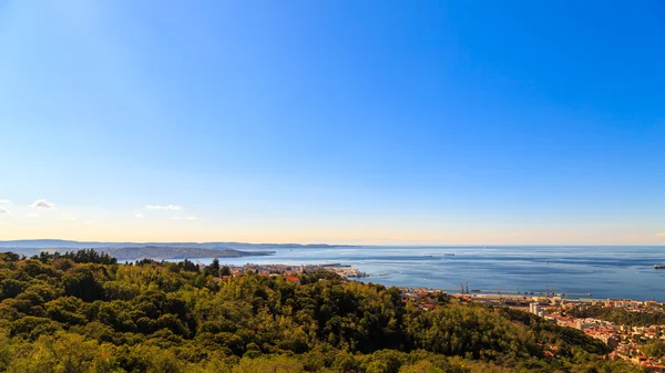 Zatoka Triesteńska w słoneczny dzień — Zdjęcie stockowe