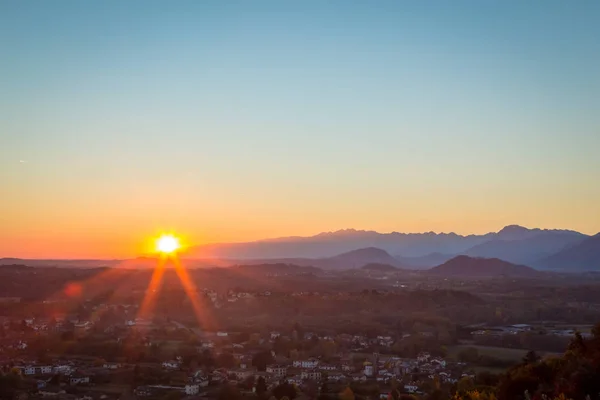 Осінній захід сонця в долині — стокове фото