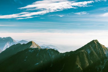 Alplerde sonbahar sabahı