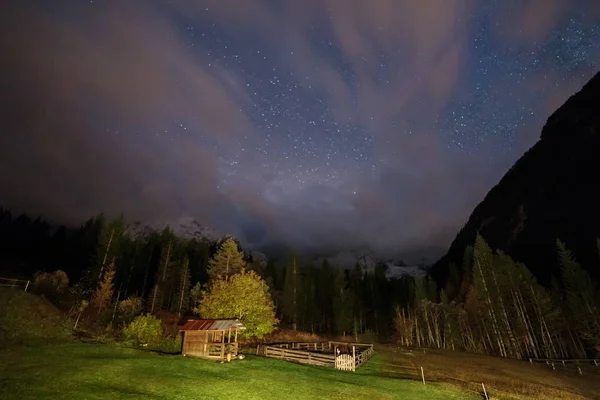 Autumn night in the alpine valley — Stock Photo, Image