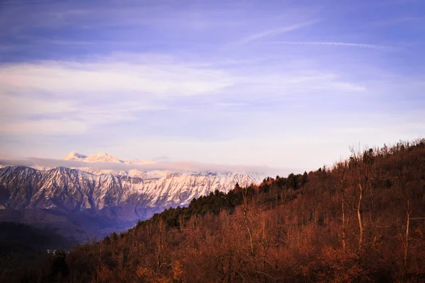 Cer noros pe munții italieni — Fotografie, imagine de stoc