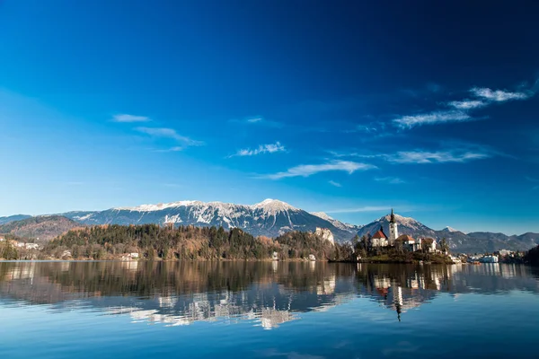 Bled Gölü sabah — Stok fotoğraf