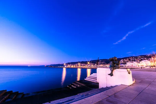 Coucher de soleil devant la ville de Trieste — Photo