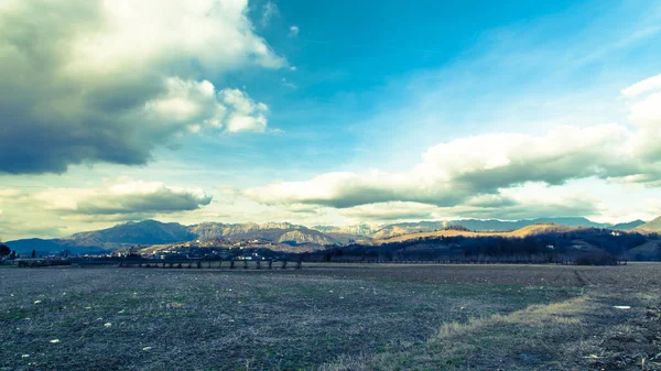 イタリアの山の曇り空 — ストック写真