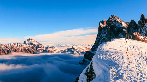 Italiaanse Dolomiti klaar voor ski-seizoen — Stockfoto