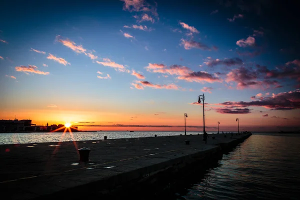 Hamnen i trieste — Stockfoto