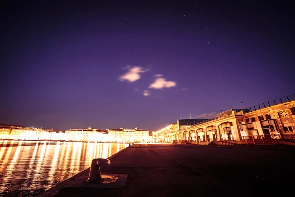 Trieste şehrinin ışıkları. — Stok fotoğraf