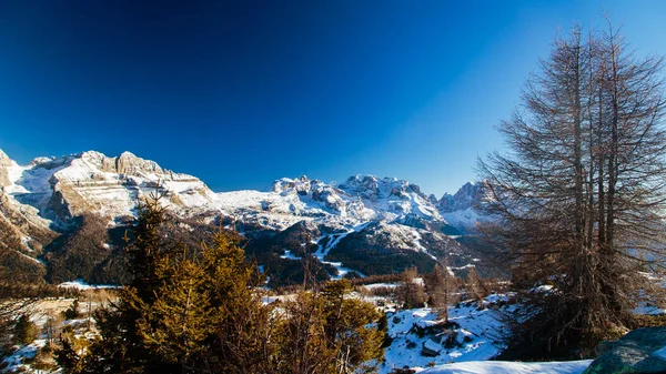 Dolomiti di Brenta em um dia de inverno — Fotografia de Stock
