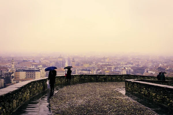 Giornata piovosa a Bergamo — Foto Stock
