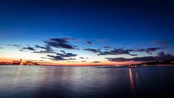 Kale ve deniz feneri Trieste — Stok fotoğraf