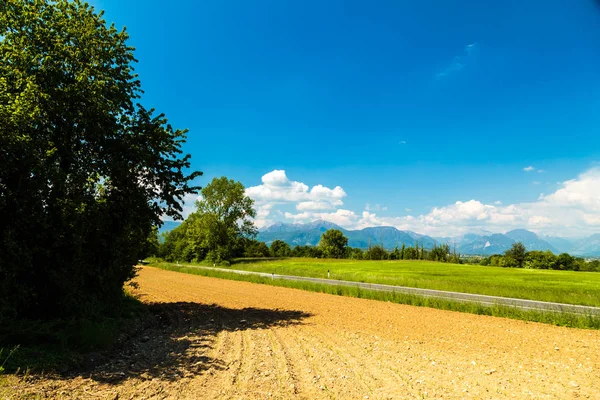 Fields of Italy in a spring day — Stock Photo, Image