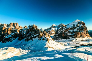 İtalyan Dolomiti kayak sezonu için hazır