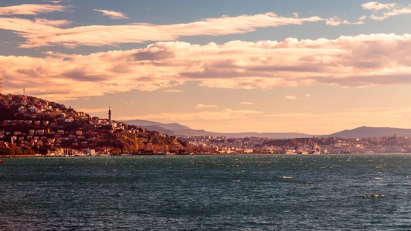 O golfo de trieste em um dia ventoso — Fotografia de Stock