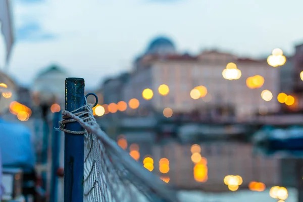 Bir tekne Trieste günbatımı — Stok fotoğraf