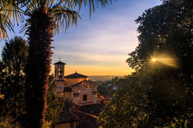 Bergamo renkli günbatımı