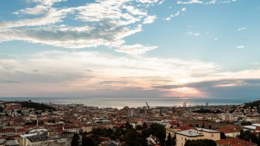 Trieste şehir on Sunset