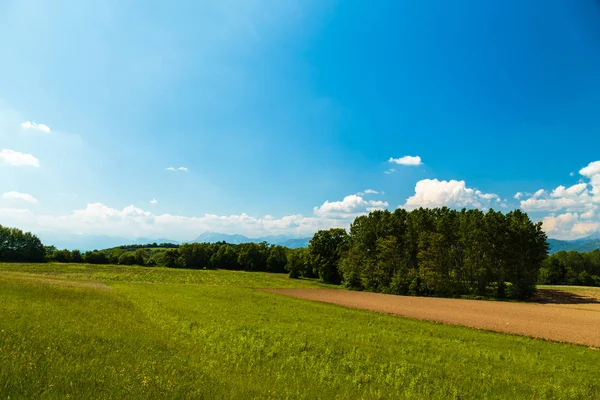 Felder Italiens an einem Frühlingstag — Stockfoto