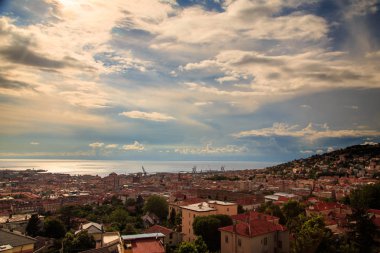 Trieste şehir üzerinde fırtına