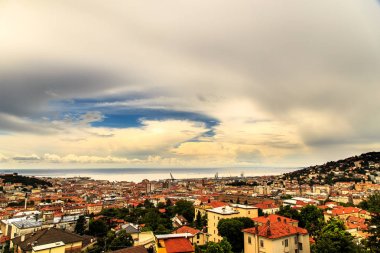 Trieste şehir üzerinde fırtına