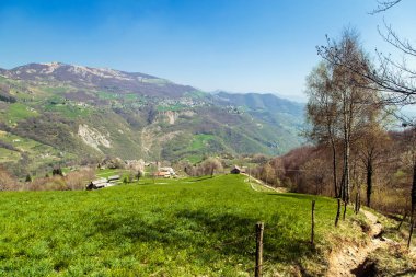 Bahar vadide geliyor