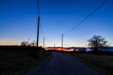 gün batımına doğru yol