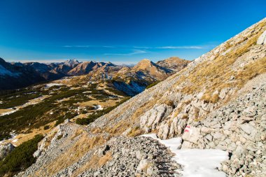 İtalyan Alpleri'nde kış günü