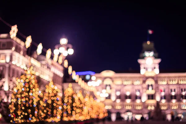 Vánoční koule v Terstu náměstí — Stock fotografie