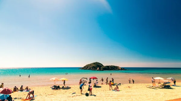 A praia de Chia su Giudeu, Sardenha — Fotografia de Stock