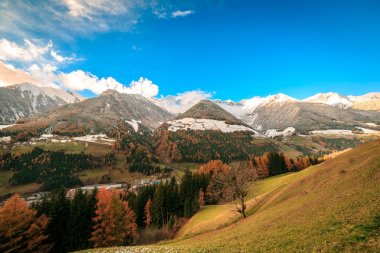 Valle Aurina içinde renkli günbatımı