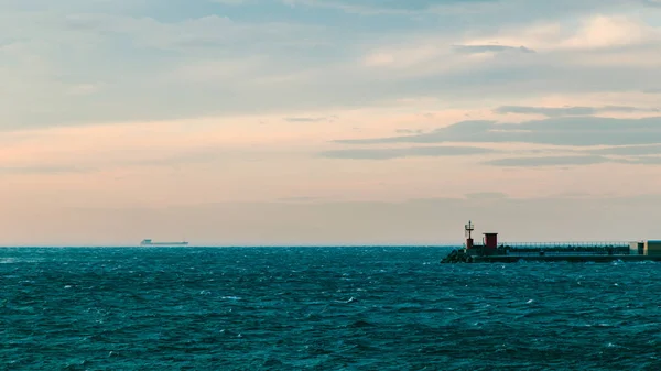 Dia ventoso na cidade de Trieste — Fotografia de Stock