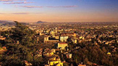 Bergamo renkli günbatımı