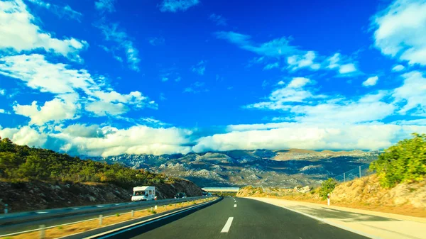 Highway climbin the mountains of Croatia — Stock Photo, Image