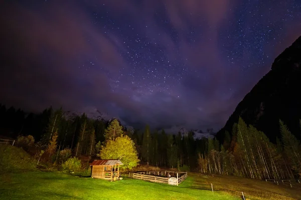 Autumn night in the alpine valley — Stock Photo, Image